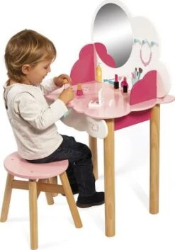 Janod Schmink- Und Frisiertisch "P'tite Miss" Mit Hocker Und Zubehör, 10 Teile 11 Janod Schmink- Und Frisiertisch "P'tite Miss" Mit Hocker Und Zubehör, 10 Teile -Kinderspielzeug 15452741 06