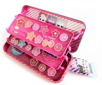 L.O.L 3-stufige Schminkdose Mit Lipgloss, Lidschatten, Haarklammmern, Lippenbürste Und Mehr 3 L.O.L 3-stufige Schminkdose Mit Lipgloss, Lidschatten, Haarklammmern, Lippenbürste Und Mehr – Bild 3