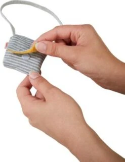 HABA 306579 Kleiderset Accessoires, 3-tlg. Puppen-Stiefel, Schal, Umhängetasche, 30 Cm 7 HABA 306579 Kleiderset Accessoires, 3-tlg. Puppen-Stiefel, Schal, Umhängetasche, 30 Cm -Kinderspielzeug 24258286 03