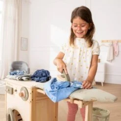 Howa Kinderwaschmaschine Aus Holz Mit Wäscheleine, Bügelbrett, Wäschekorb Und Bügeleisen -Kinderspielzeug 28478912 06
